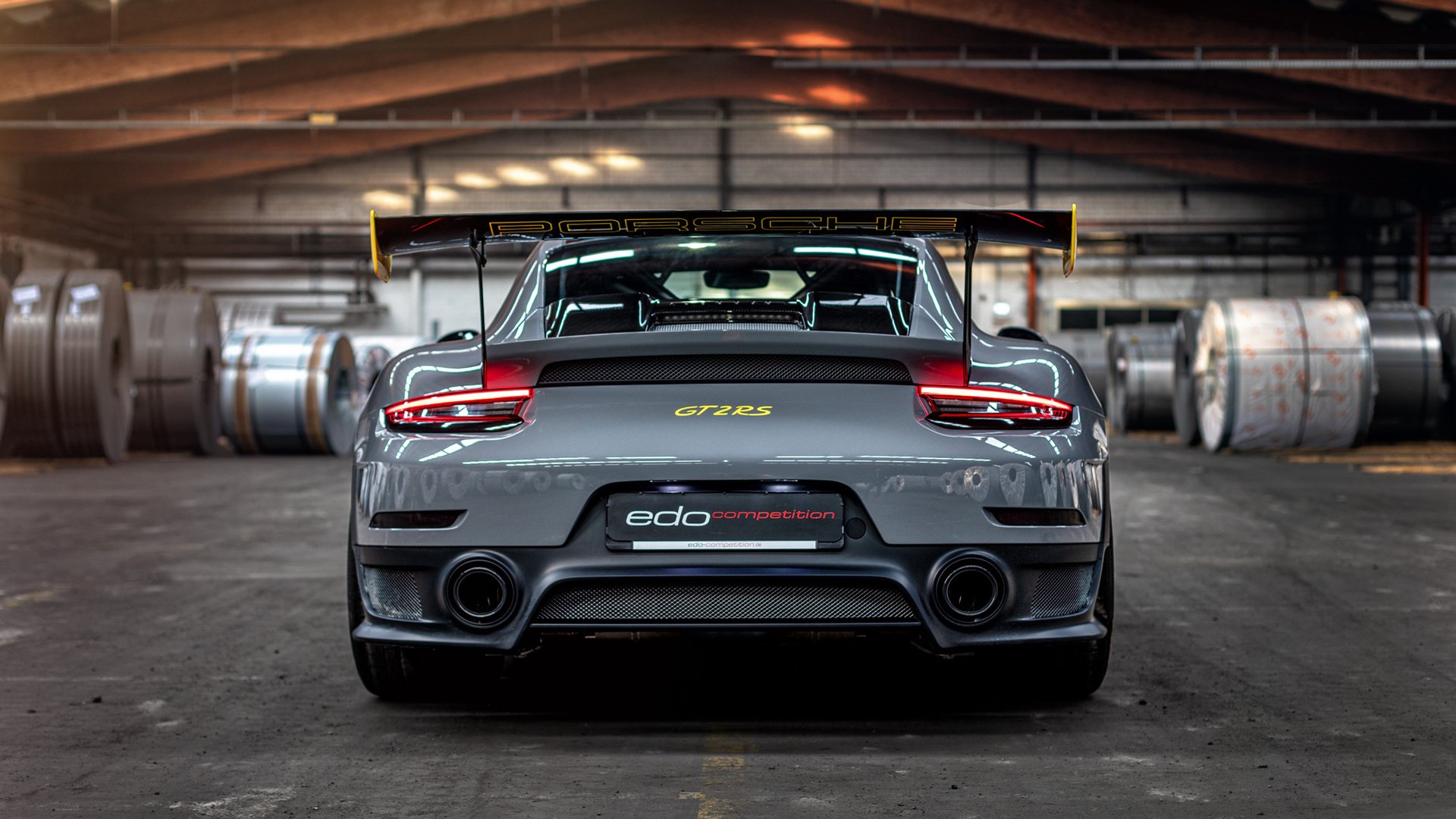 上海海港发布新赛季球衣设计引热议，2021赛季上海海港最新球衣